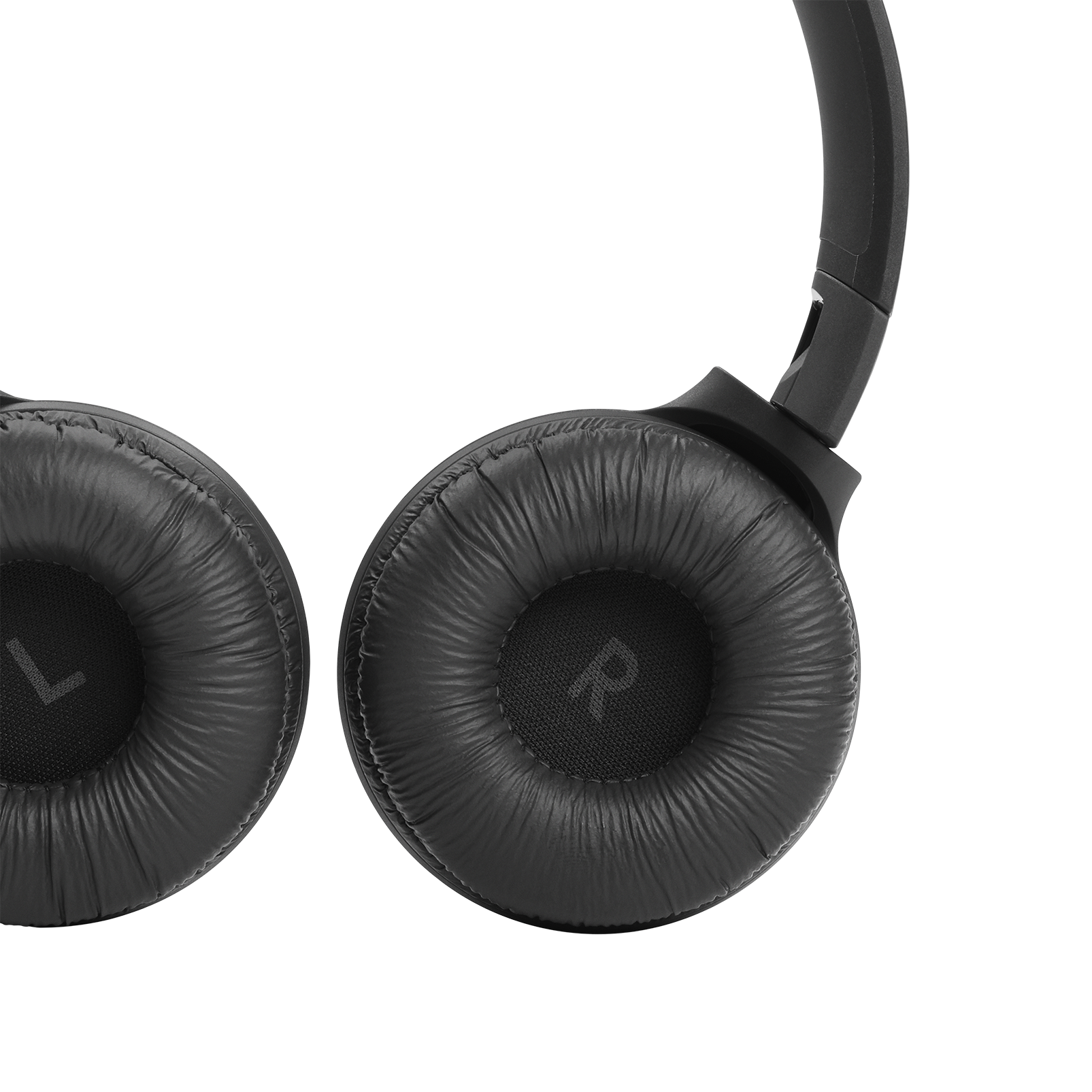 JBL Tune 510BT - Black - Wireless on-ear headphones - Detailshot 2